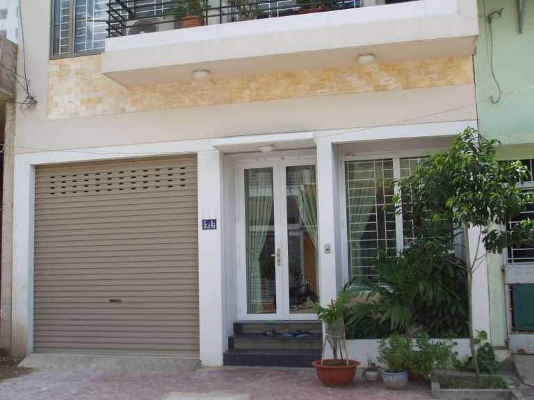 Cửa cuốn tấm liền Úc cho gara nhà xe
