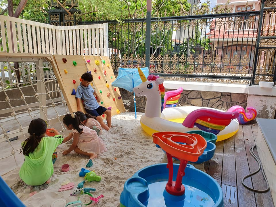 Dành khu vui chơi cho bé khi cải tạo nhà cấp 4 chữ L