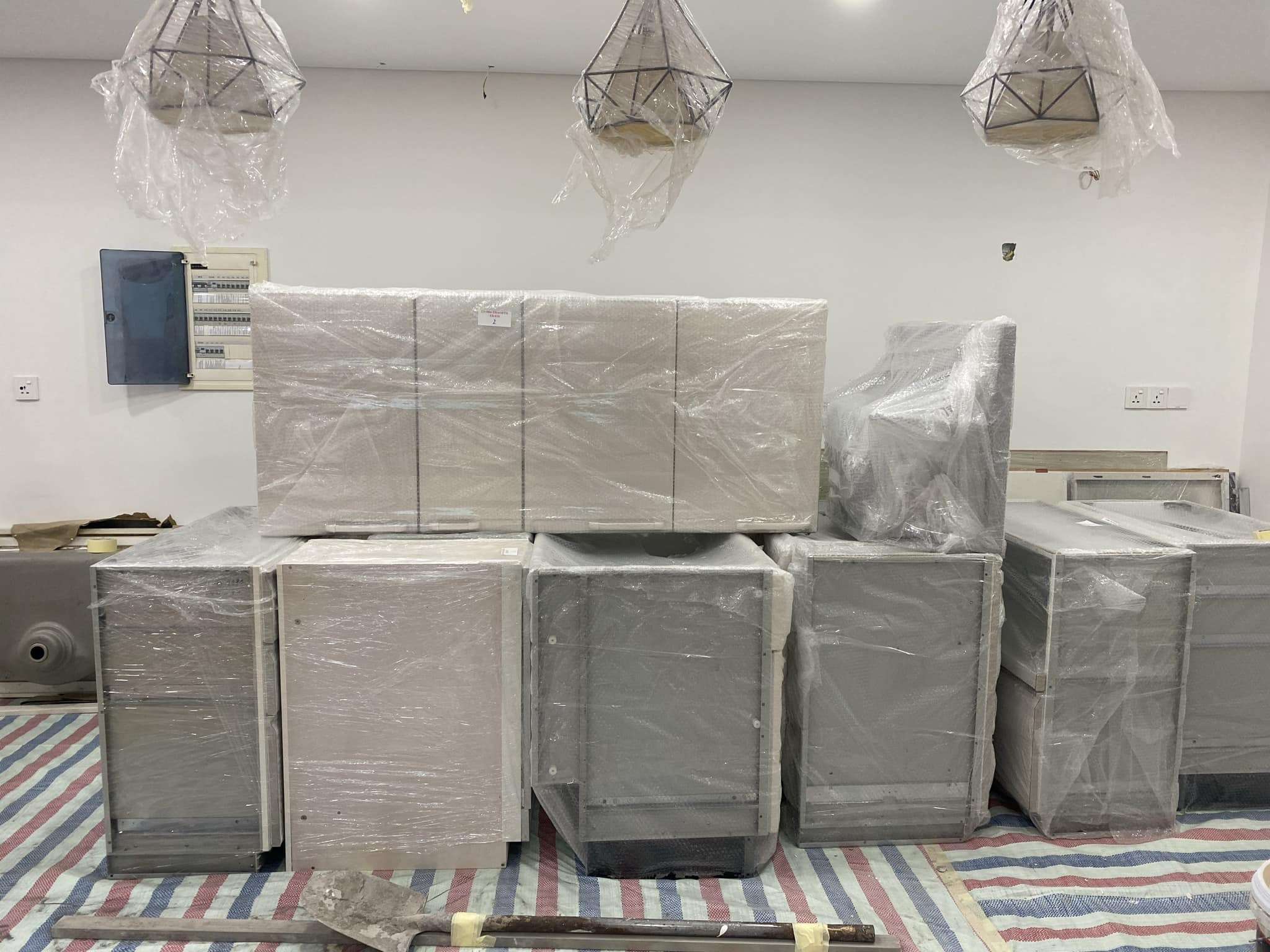 Dàn bếp Takara đang chuẩn bị lắp ráp Dàn bếp Takara đang chuẩn bị lắp ráp