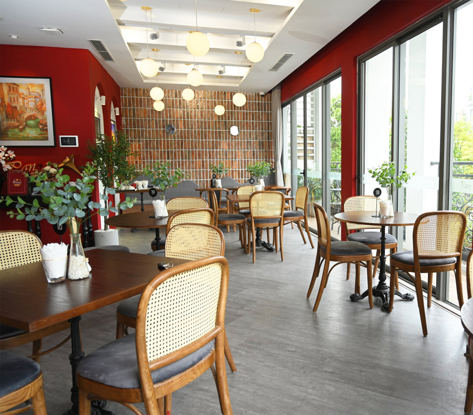Cải tạo nhà cũ thành quán cafe
