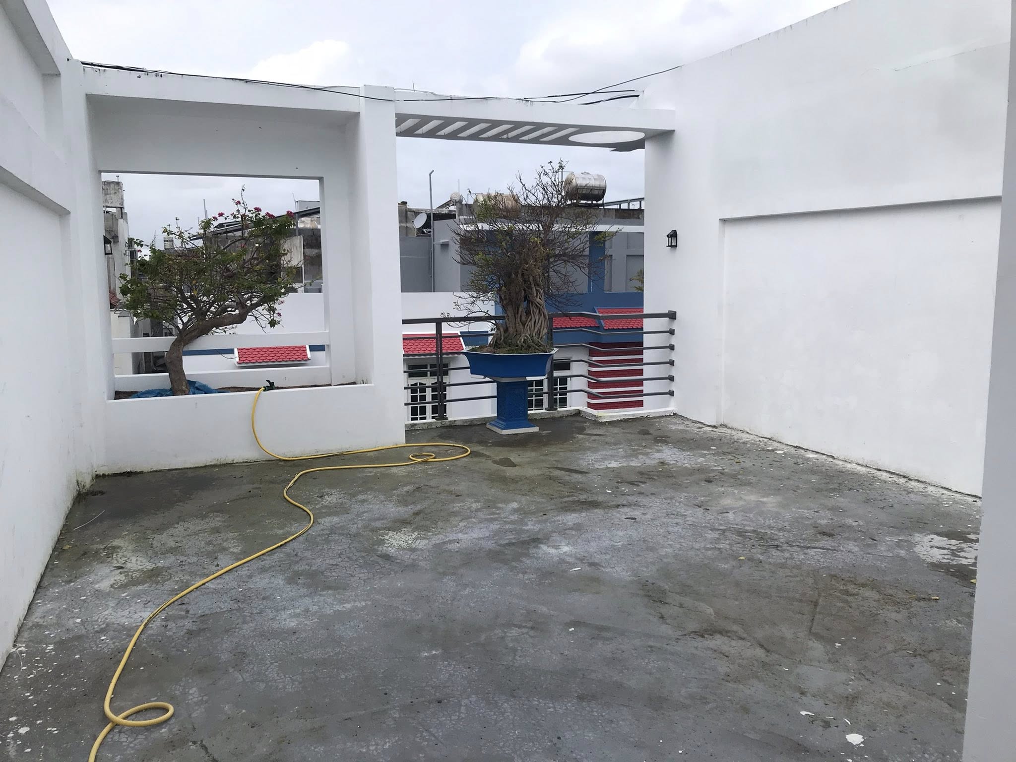 Thi công chống thấm sân thượng nhà anh Sơn tại quận Cầu Giấy
