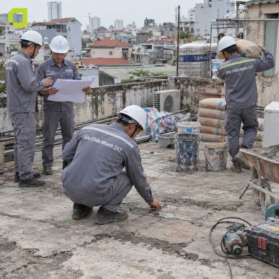Đội thợ sửa chữa cải tạo sân thượng Sửa Chữa Nhanh 247